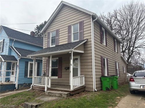 621 Creedmore Ave, Barberton, OH, 44203-2164 | Card Image