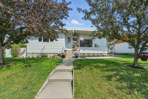 2128 8 Ave Ne, Calgary, AB, T2E0T6 | Card Image