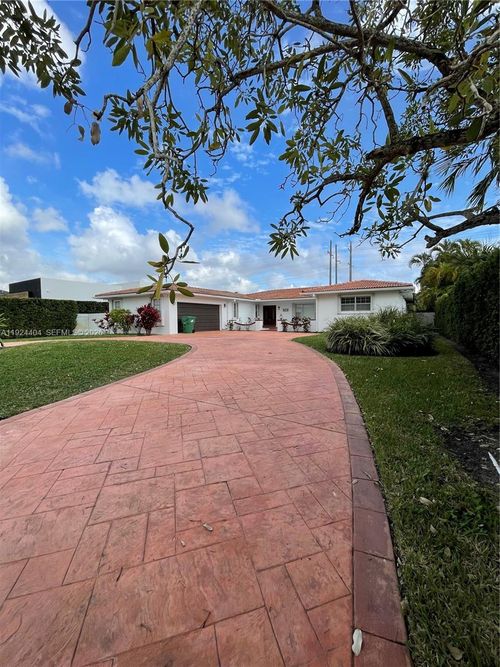 2911 Sw 98th Ave, Miami, FL, 33165-2941 | Card Image