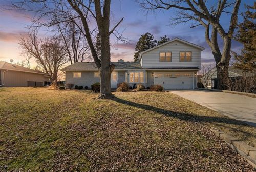 5524 S Bruner St, Hinsdale, IL, 60521-5107 | Card Image