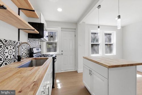 422 Darby Ter, DARBY, PA, 19023-2627 | Card Image