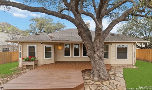 221 Bending Oak, New Braunfels, TX, 78132-3850 | Card Image