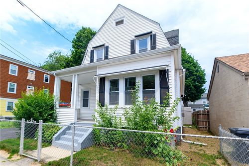 15 Redfern St, North Providence, RI, 02911-1616 | Card Image