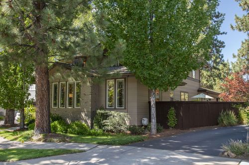 2580 Nw Shields Dr, Bend, OR, 97703-6714 | Card Image