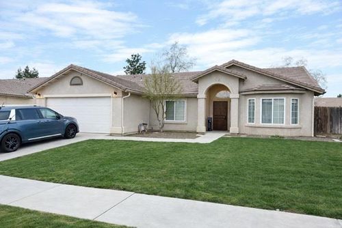 443 S Park Ave, Kerman, CA, 93630-2003 | Card Image