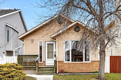 886 Erin Woods Dr Se, Calgary, AB, T2B3C4 | Card Image