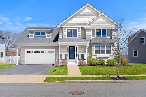 13 Woodlands Road, Salem, MA, 01970 | Card Image