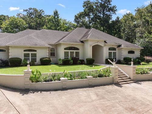 18737 Oakbrook Rd, Tyler, TX, 75703-8227 | Card Image