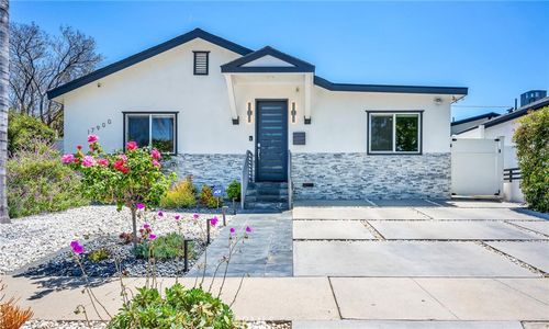 17900 Bullock St, Encino, CA, 91316-1435 | Card Image