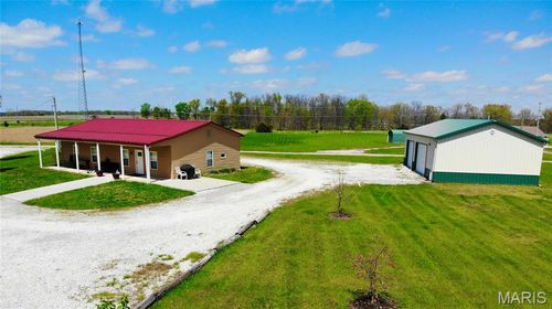 24226 Highway 107, Stoutsville, MO, 65283-2266 | Card Image
