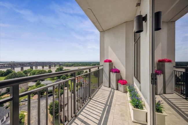 APT-1104 - 717 S Riverside Dr, Condo with 2 bedrooms, 2 bathrooms and null parking in Memphis TN | Image 30