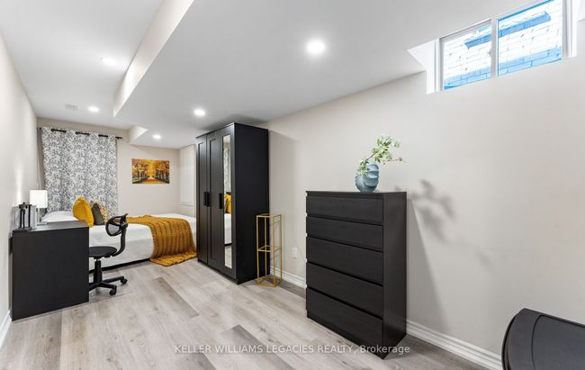 25 Velia Crt, House attached with 5 bedrooms, 4 bathrooms and 2 parking in Woodbridge ON | Image 38