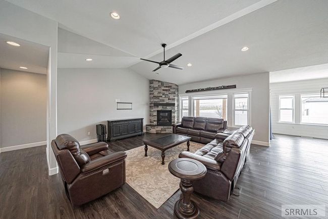 2868 Spring Gulch Dr, House other with 5 bedrooms, 4 bathrooms and 18 parking in Ammon ID | Image 4