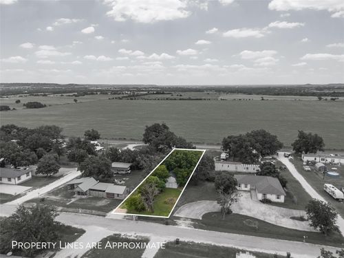 705 N 2nd St, Cranfills Gap, TX, 76637-4008 | Card Image