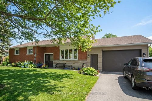 19113 Highway 48, Mount Albert, ON, L0G1M0 | Card Image