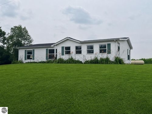 8088 E Vernon Road, Clare, MI, 48617 | Card Image