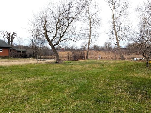 818 Sheridan Dr, Wauconda, IL, 60084-1350 | Card Image