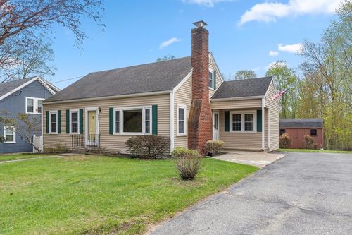 557 Main St, West Newbury, MA, 01985-1106 | Card Image