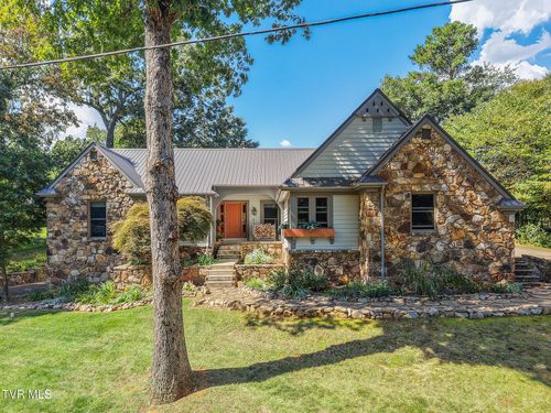 40 Oakmont Ln, Greeneville, TN, 37743-5126 | Card Image