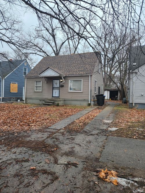15870 W Parkway St, Detroit, MI, 48223-1033 | Card Image