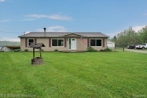 5951 English Rd, Silverwood, MI, 48760-9401 | Card Image
