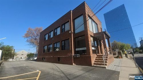 1627 Parker Ave, Fort Lee, NJ, 07024-6924 | Card Image