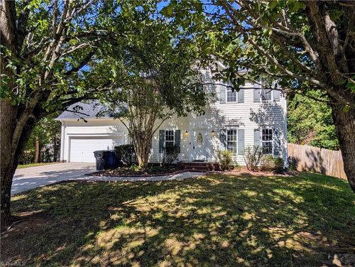 1020 Woodland Pointe Dr, Kernersville, NC, 27284-6511 | Card Image