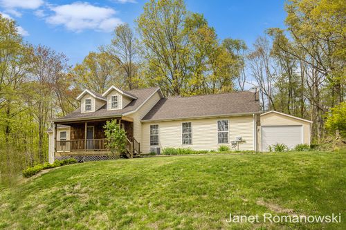 1760 Pointed Stone Trl, Lowell, MI, 49331-9018 | Card Image