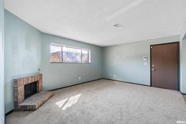 2501 26 Th Avenue Ct, Condo with 2 bedrooms, 1 bathrooms and null parking in Rock Island IL | Image 15