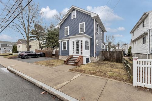 18 Hemlock Rd, Boston, MA, 02132-5408 | Card Image