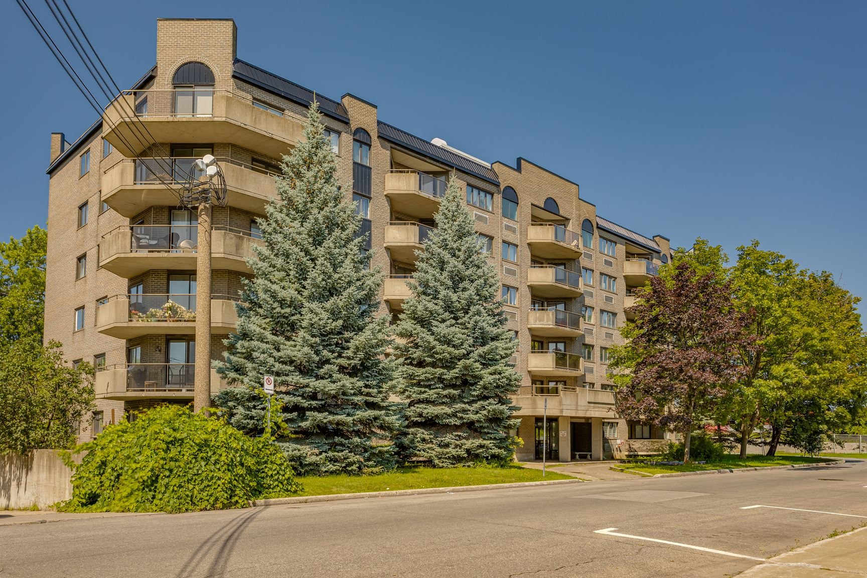 Residential Lease in Dorval 4