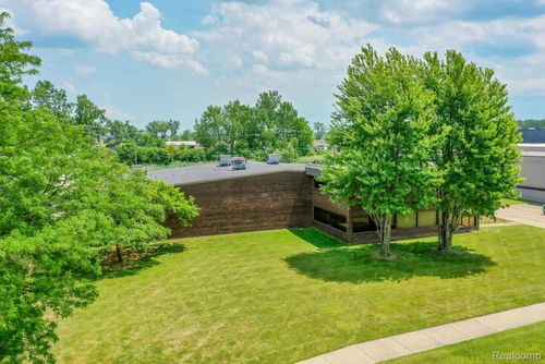 42470 Executive Dr, Harrison Township, MI, 48045-1313 | Card Image