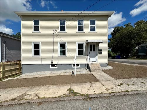 15 School St, West Warwick, RI, 02893-5318 | Card Image