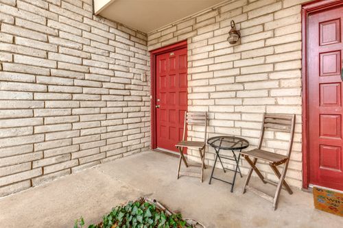1071-15926 Stillwood St, Dallas, TX, 75248-3528 | Card Image