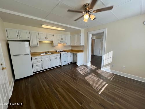 ste-1a-1221 Carolina Ave, Elizabeth City, NC, 27909-5461 | Card Image