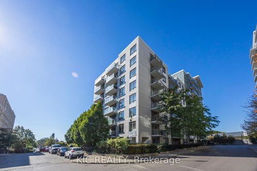 901-812 Lansdowne Ave, Toronto, ON, M6H4K5 | Card Image