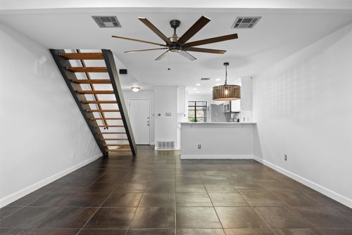 apt-82-7122 Wood Hollow Dr, Austin, TX, 78731-2547 | Card Image