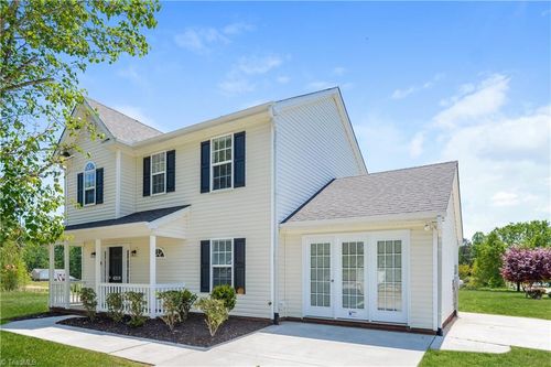 4209 Oaksburg Ct, Winston Salem, NC, 27107-7712 | Card Image