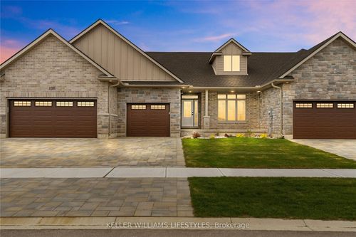 110 Leneve St, Forest, ON, N0N1J0 | Card Image