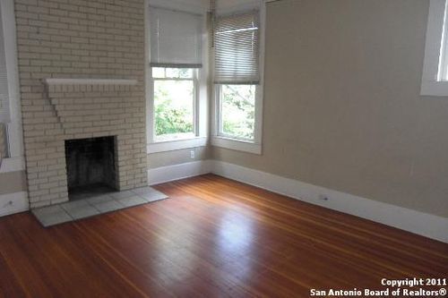 apt-3-270 Post Ave, San Antonio, TX, 78215-1043 | Card Image