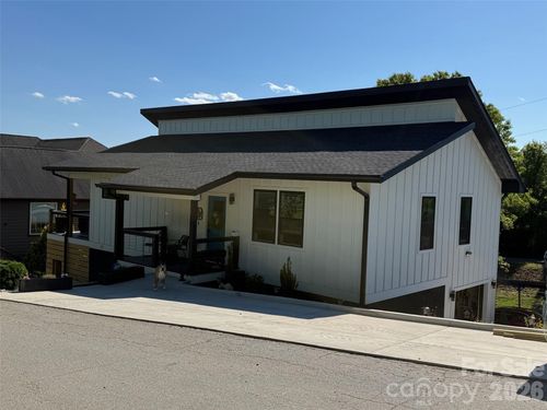 1 Little Oak Rd, Leicester, NC, 28748-7722 | Card Image