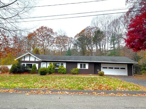 3 Medley Ln, Clinton, CT, 06413-1315 | Card Image