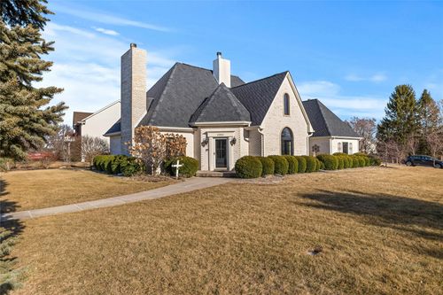 13953 Lake Shore Dr, Clive, IA, 50325-8840 | Card Image