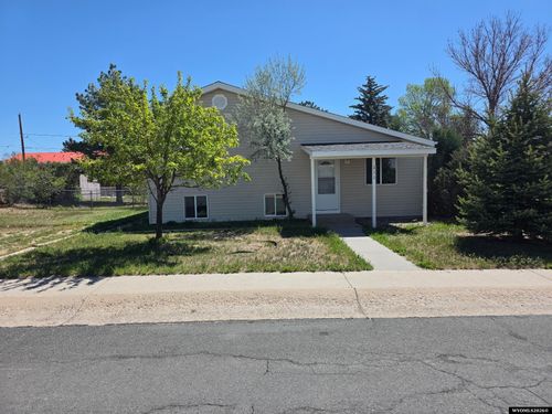 211 Jolley Ave, Douglas, WY, 82633-2386 | Card Image