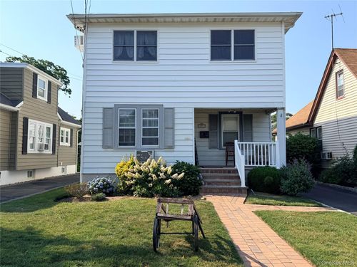 2851 Wilson Ave, Bellmore, NY, 11710-3445 | Card Image
