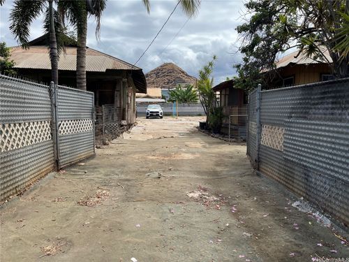 85-988 Farrington Hwy, Waianae, HI, 96792-2606 | Card Image