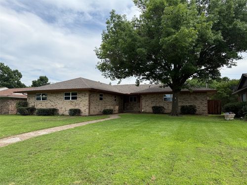 216 Randy St, Whitesboro, TX, 76273-1105 | Card Image