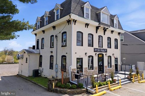 641 Old Elm St, CONSHOHOCKEN, PA, 19428-1045 | Card Image