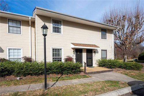 139 Turnwood Ln, Winston-Salem, NC, 27104-3434 | Card Image