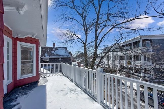 APT-2 - 19 Beach Rd, Condo with 2 bedrooms, 2 bathrooms and null parking in Winthrop MA | Image 21